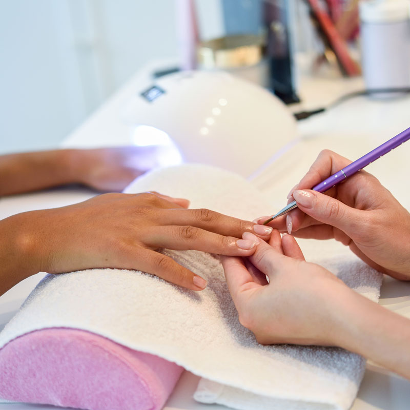 MANICURE PEDICURE